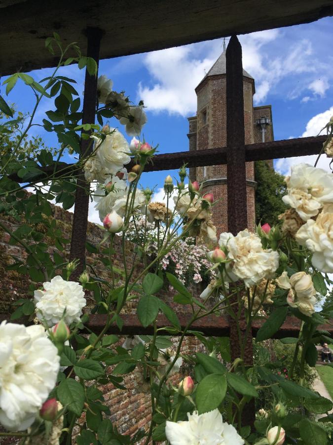Sissinghurst Castle Farmhouse Exterior photo